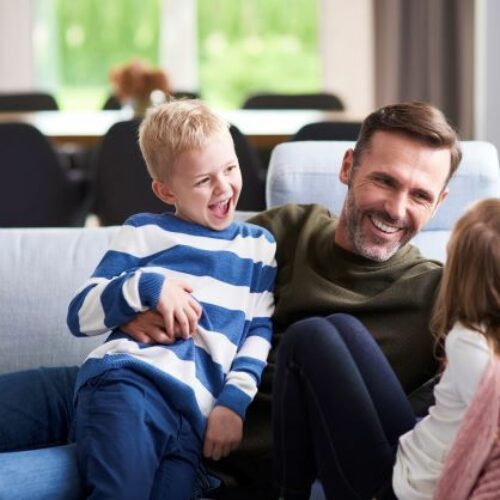 “Kλειδί της ευτυχίας” η συζήτηση των παιδιών με τον πατέρα-ΤΟ ΒΗΜΑοnline