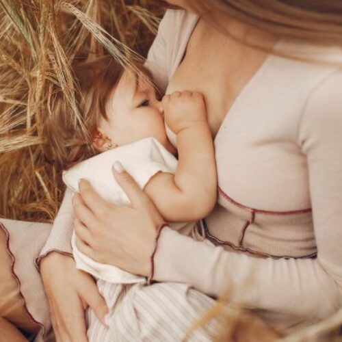 Η εξελικτική ιδιαιτερότητα του ανθρώπινου γάλακτος.