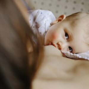 Το κίνημα του θηλασμού: Οι τύψεις, οι διαμάχες και η μάχη του μητρικού γάλακτος