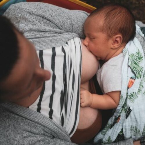 Ας ξαναμάθουμε την τέχνη του θηλασμού