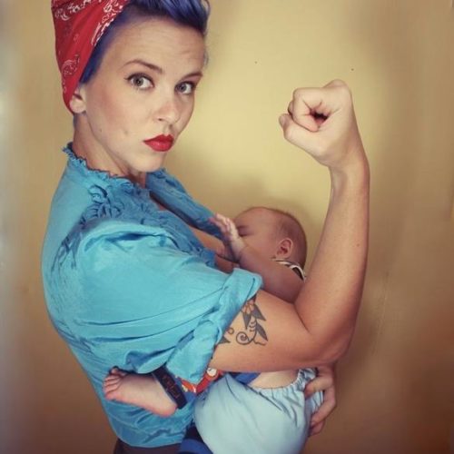 Μη τα βάζετε με μαμά που θηλάζει!