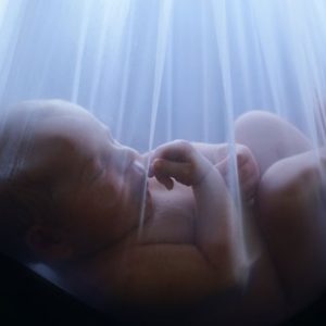 Το τέταρτο τρίμηνο – Γιατί το μωρό σας είναι ευτυχισμένο μόνο στην αγκαλιά σας;