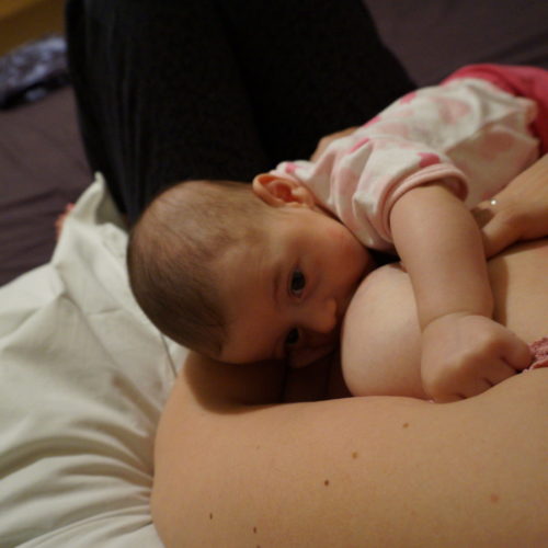 Η ιστορία θηλασμού της Δήμητρας – Υποπλασία του στήθους και ανεπάρκεια γάλακτος;