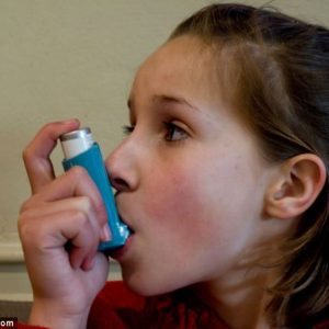 Ο θηλασμός πράγματι μειώνει τον κίνδυνο εμφάνισης άσθματος