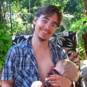 “Είμαι ένας τρανσέξουαλ μπαμπάς, που θηλάζει το μωρό του….”