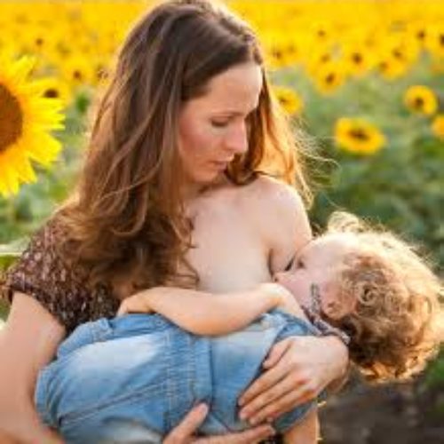 10 λόγοι για να συνεχίσεις να θηλάζεις μετά τον πρώτο χρόνο